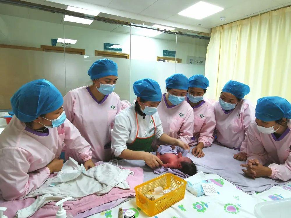 辉县市妇婴监护型护送